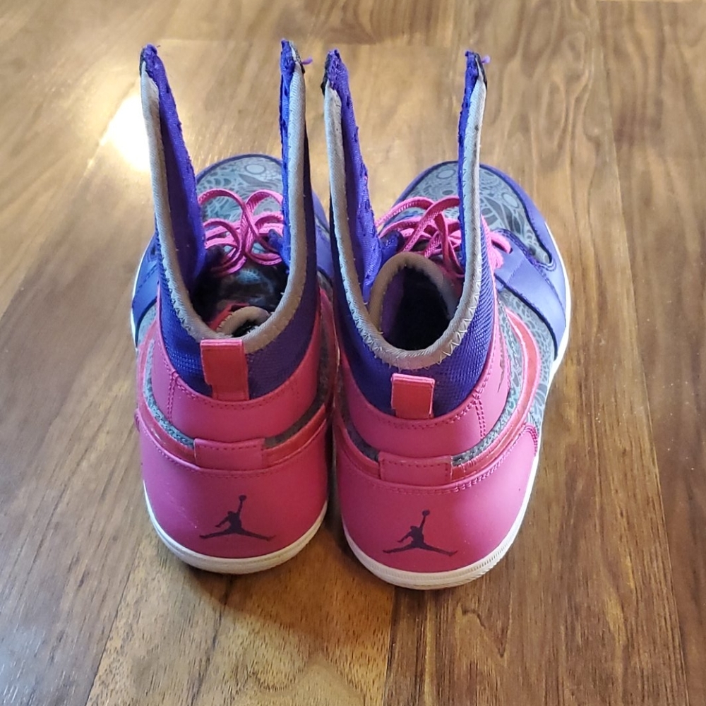 Shoes - Picture 5 of 6